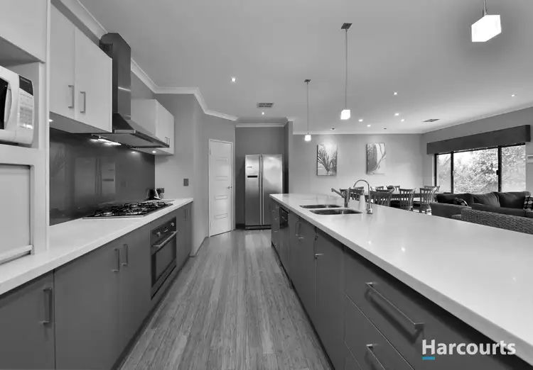 12 Anhinga Trail, Dudley Park WA 6210