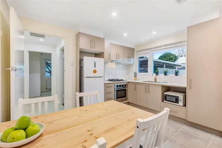 2/8 Overbury Drive, Clarence Park SA 5034