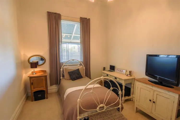 Fifth view of Homely house listing, 10 Urquhart Street, Horsham VIC 3400