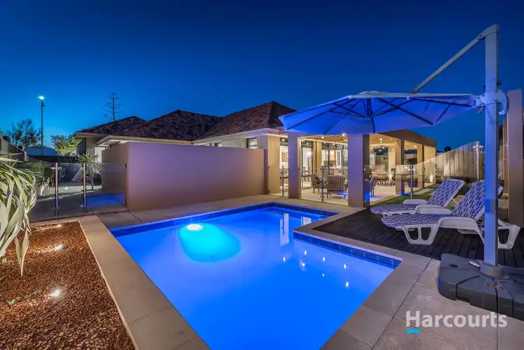 15 Hampshire Drive, Quinns Rocks WA 6030
