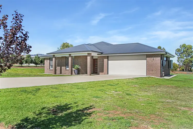 Third view of Homely house listing, 2 Carrai Close, Tamworth NSW 2340