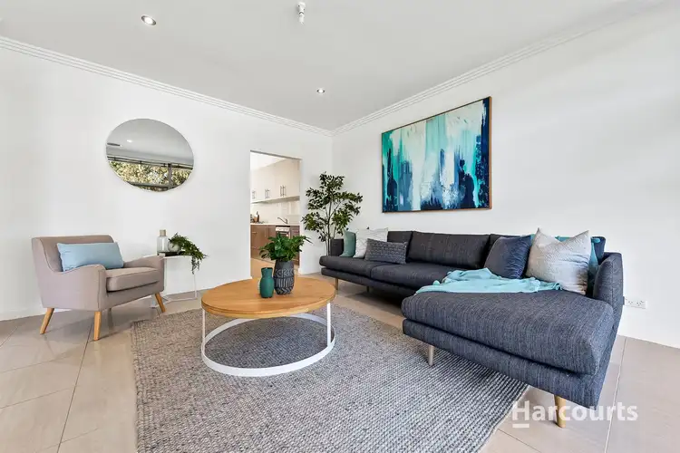 Fourth view of Homely townhouse listing, 5 Ravenswood Walk, Cairnlea VIC 3023