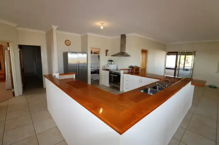 Fifth view of Homely house listing, 100 James Eastough Close, Nanson WA 6532