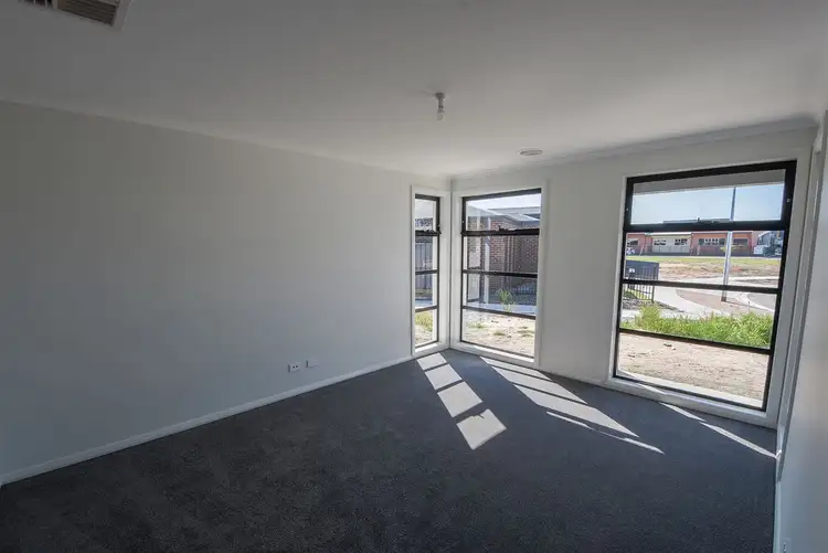 Fifth view of Homely house listing, 8 Brady Court, Horsham VIC 3400