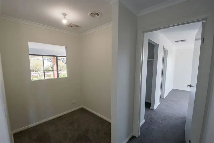 Sixth view of Homely house listing, 8 Brady Court, Horsham VIC 3400