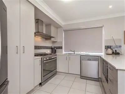 11 Severn Crescent, North Lakes QLD 4509