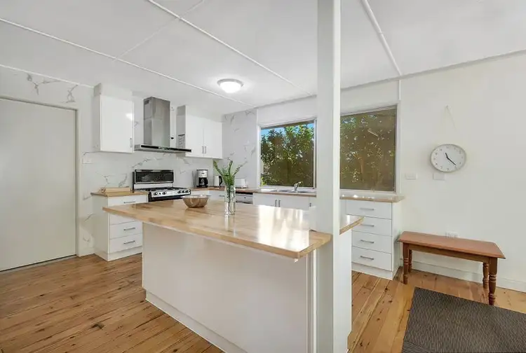 37 Prosser Street, Rockville QLD 4350