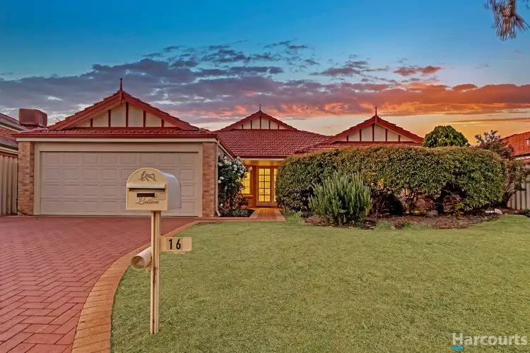 16 Roxburgh Circle, Kinross WA 6028