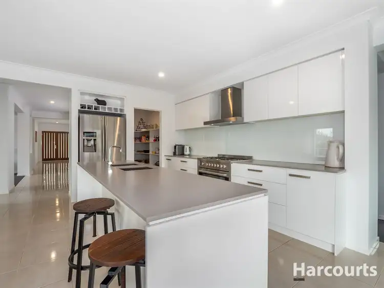 Third view of Homely house listing, 8 Highland Way, Warragul VIC 3820