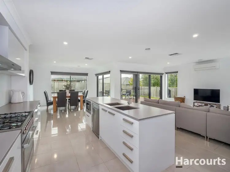 Fourth view of Homely house listing, 8 Highland Way, Warragul VIC 3820