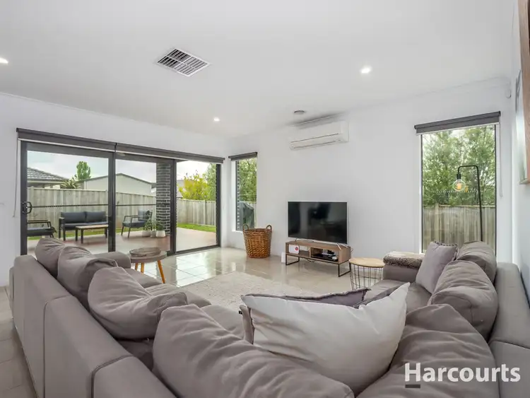 Fifth view of Homely house listing, 8 Highland Way, Warragul VIC 3820