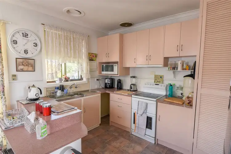 Fourth view of Homely house listing, 6 Knight Place, Horsham VIC 3400