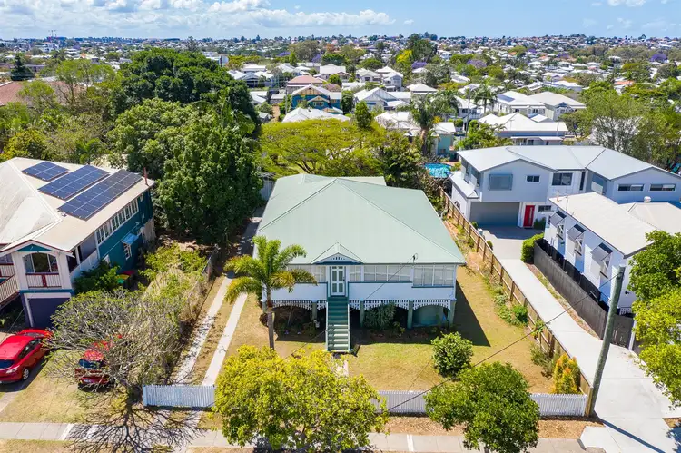 18 Sixth Avenue, Kedron QLD 4031