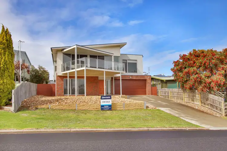 28 Outlook Dr, Lake Tyers Beach VIC 3909