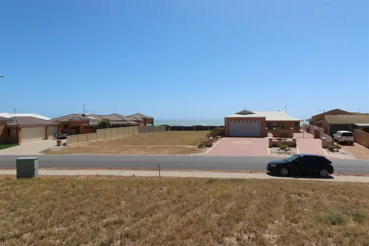 54 North Shore Dve, Dongara WA 6525