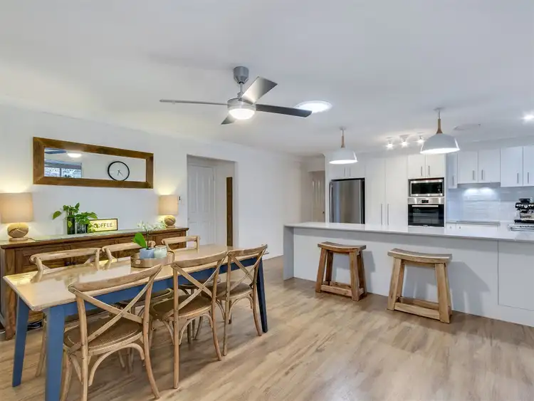 4 Monica Court, Eatons Hill QLD 4037