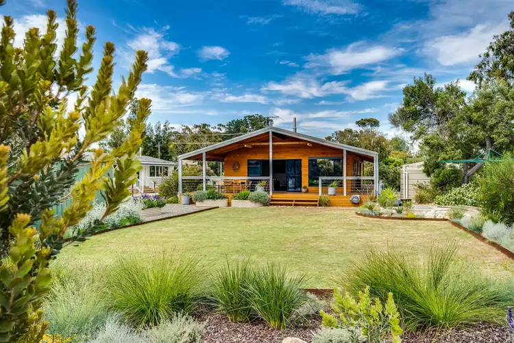 24 Bayview Road, Clayton Bay SA 5256