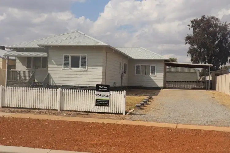 24 Edmonds Street