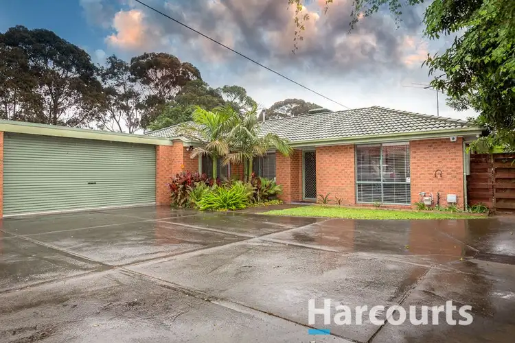 2/4 Johnston Avenue, Eumemmerring VIC 3177