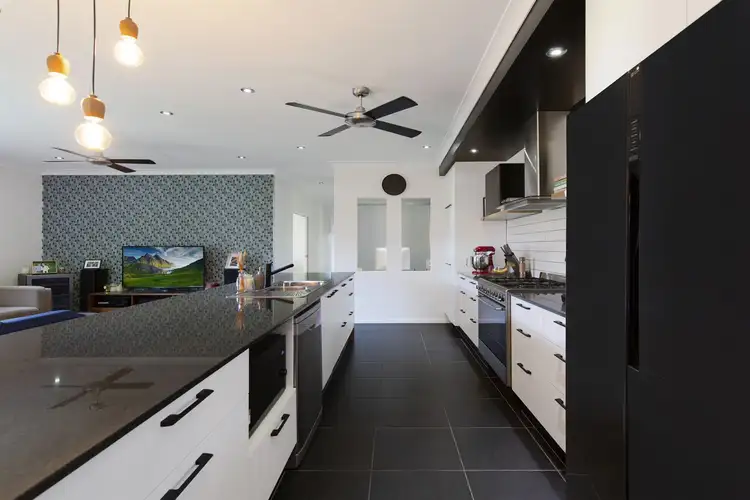 3 Featherwood Street, Mount Low QLD 4818