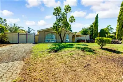 11 Park Lake Drive, Wynn Vale SA