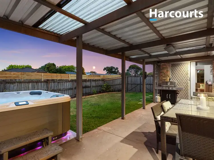 1 Lowther Court, Cranbourne North VIC 3977