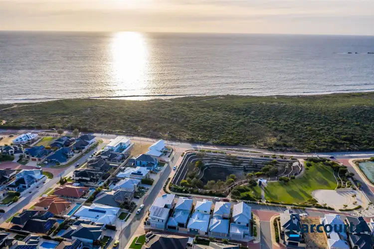 6 Pattaya Gardens, Iluka WA 6028