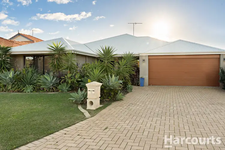 7 Alba Pass, Halls Head WA 6210