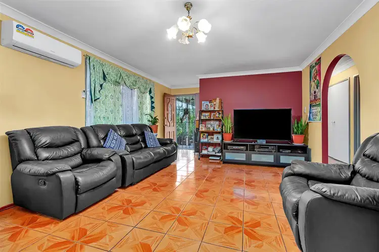 Second view of Homely house listing, 2 Gale Place, Oakhurst NSW 2761
