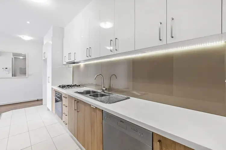 Sixth view of Homely apartment listing, 3/1072 Burke Road, Balwyn North VIC 3104