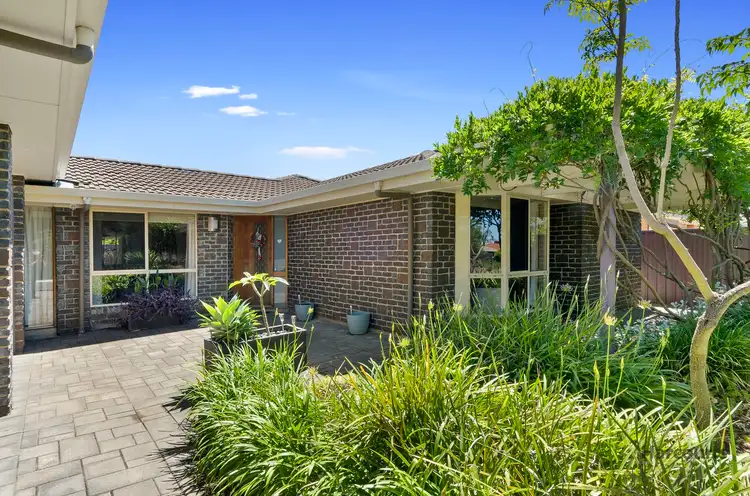 6 Banks Road, Woodcroft SA 5162