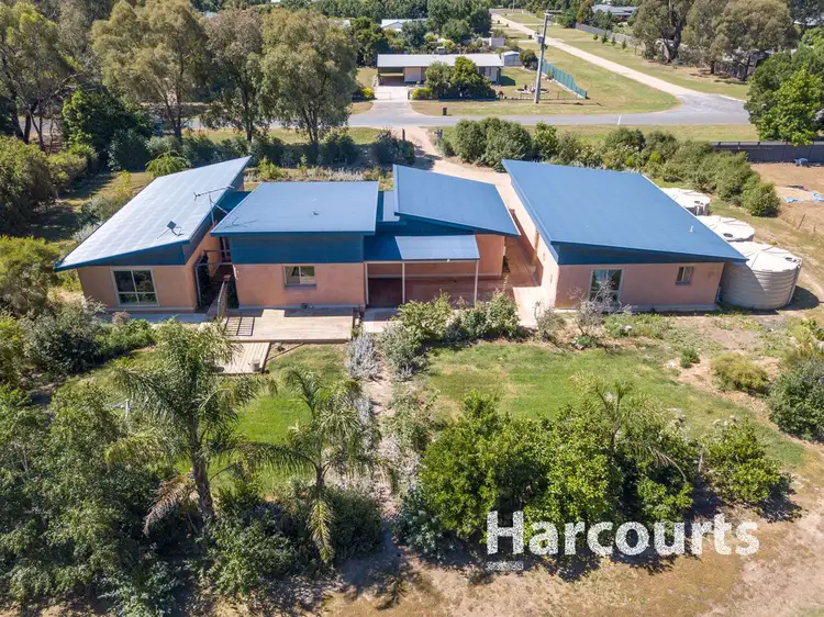 17 MaCartney Street, Oxley VIC 3678