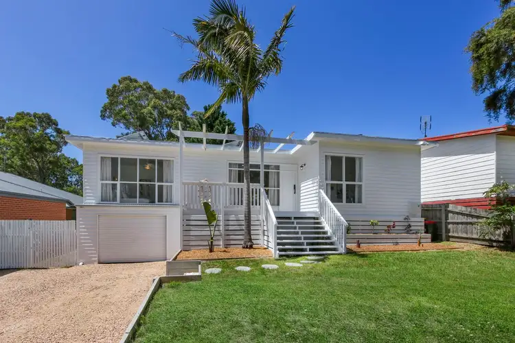 11 Worcester Rd, Lakes Entrance VIC 3909