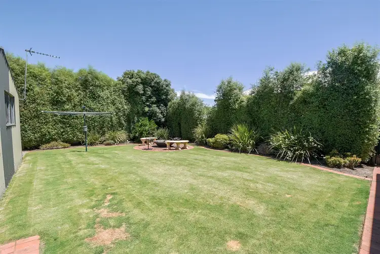 Fifth view of Homely house listing, 2 Edmonds Court, Horsham VIC 3400
