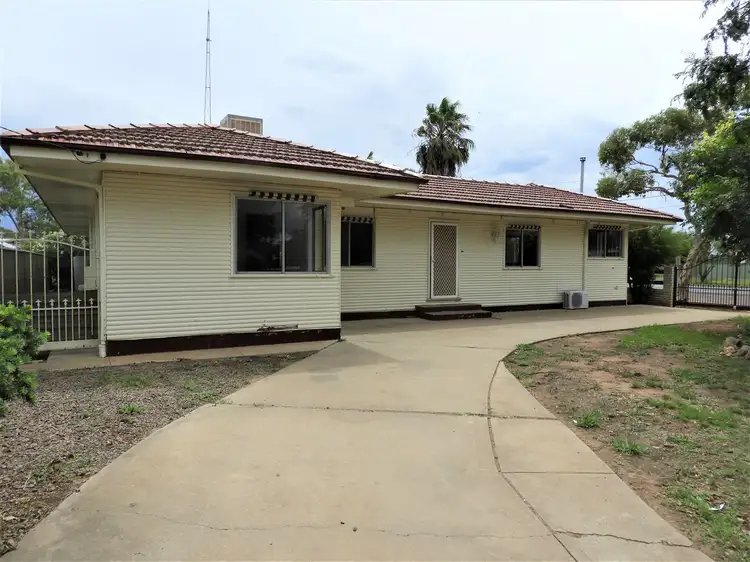 43 Chester St, Warren NSW 2824