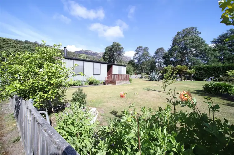 2-2A Victoria Street, Tullah TAS 7321