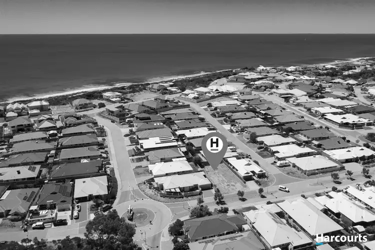 10 Riceflower Boulevard, Halls Head WA 6210