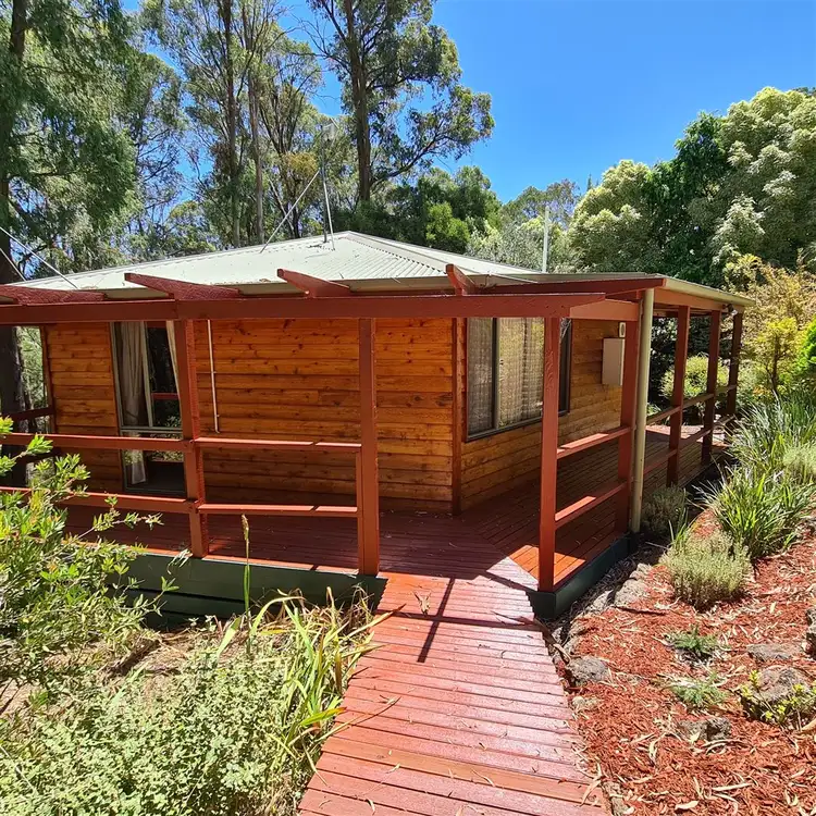 21 Gwinganna Place, Buxton VIC 3711