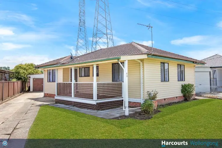 42 Eleebana Crescent, Koonawarra NSW 2530