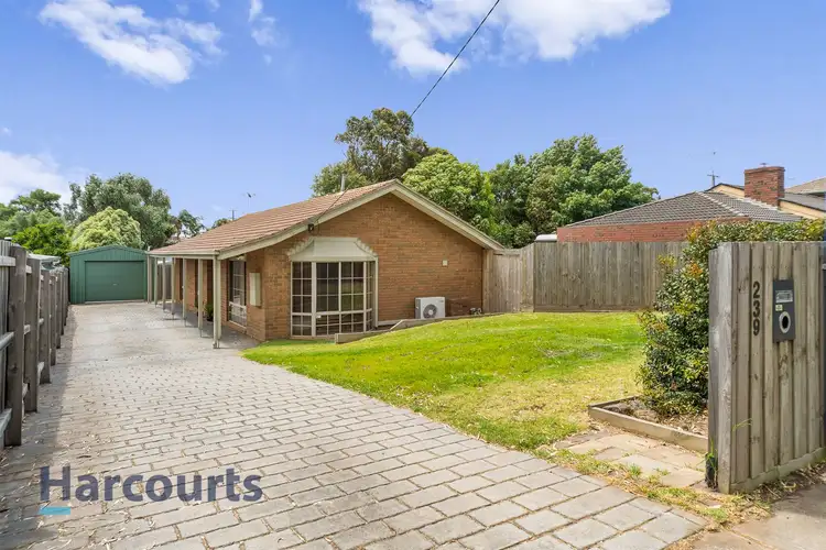 239 Hall Road, Skye VIC 3977
