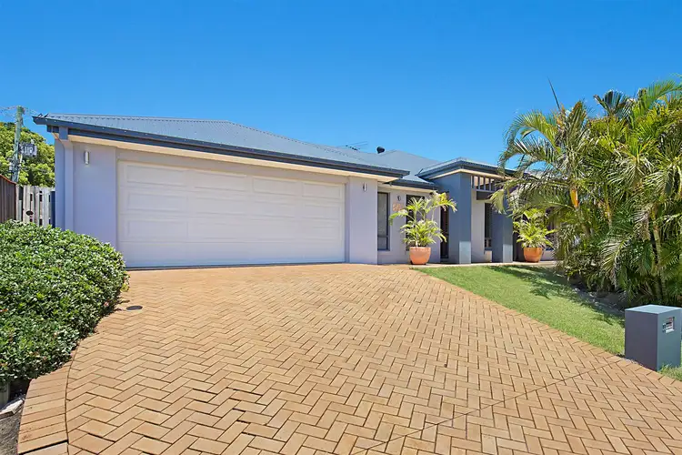 11 Caswell Crescent, Redland Bay QLD 4165