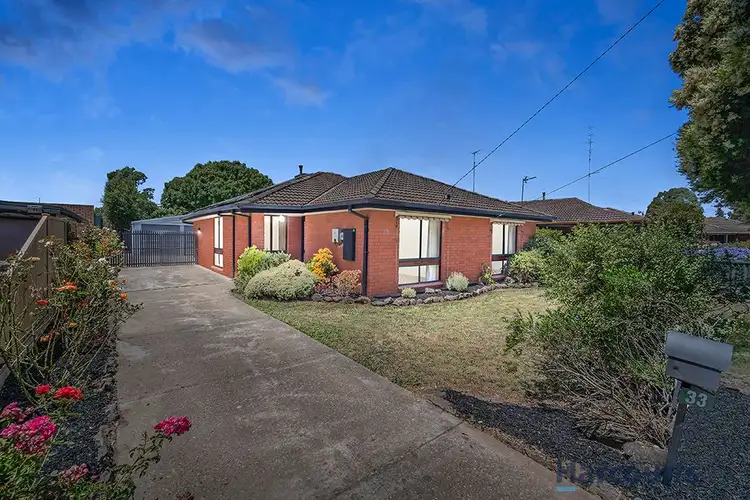 33 Iona Drive, Sebastopol VIC 3356