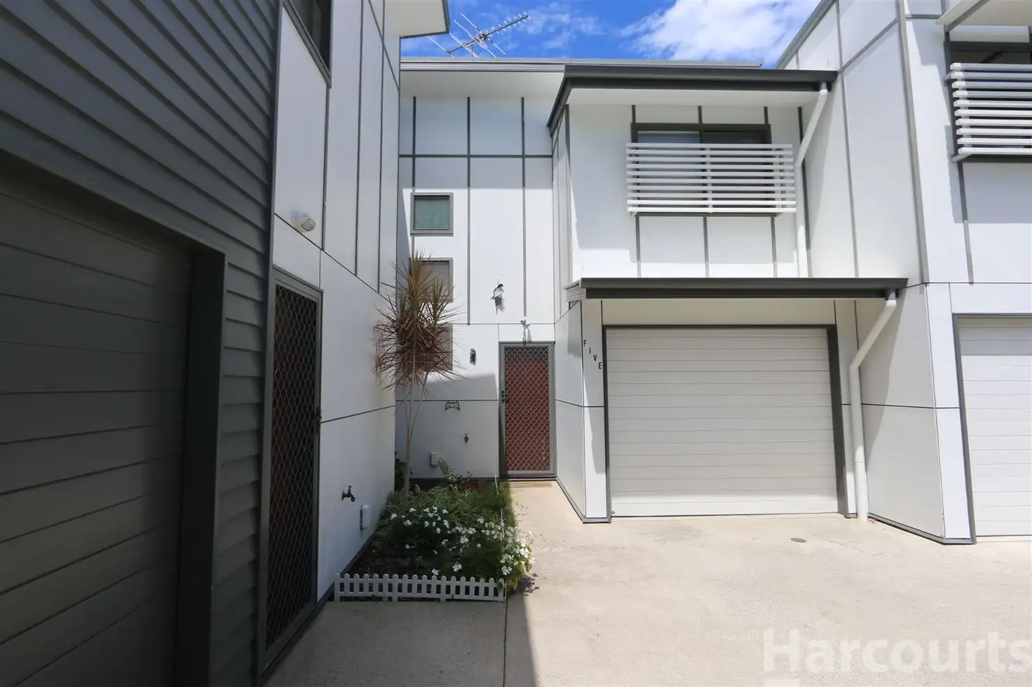 Main view of Homely townhouse listing, 5/11 Fourth Ave, Bongaree QLD 4507
