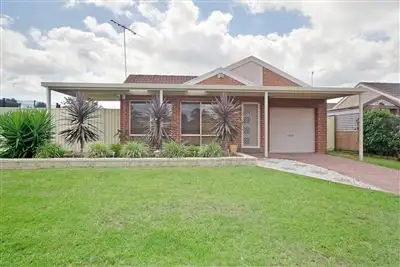 42 Larapinta Crescent, St Helens Park NSW