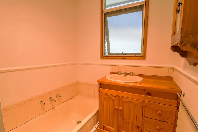 Sixth view of Homely house listing, 24 Rennison Street, Horsham VIC 3400