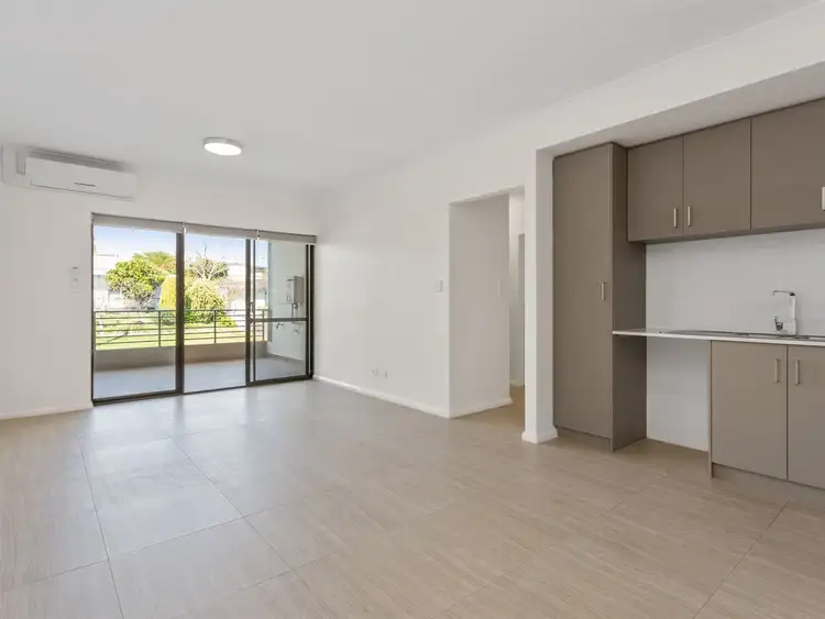 Fifth view of Homely apartment listing, 8/2 Scroop Way, Spearwood WA 6163