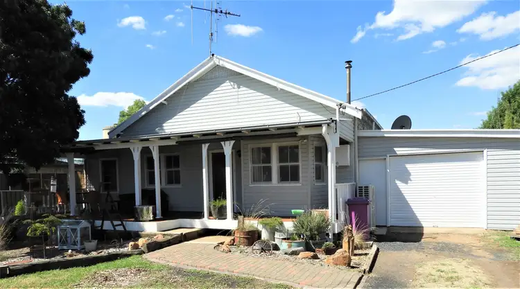 8 Chester St, Warren NSW 2824