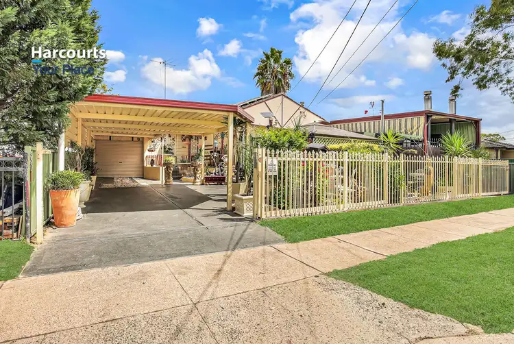 10 Samoa Place, Lethbridge Park NSW 2770