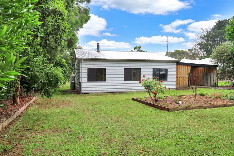 16 Whitelaw Street, Meeniyan VIC 3956