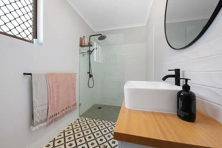 Sixth view of Homely unit listing, 2/9 Kedron Street, Wooloowin QLD 4030
